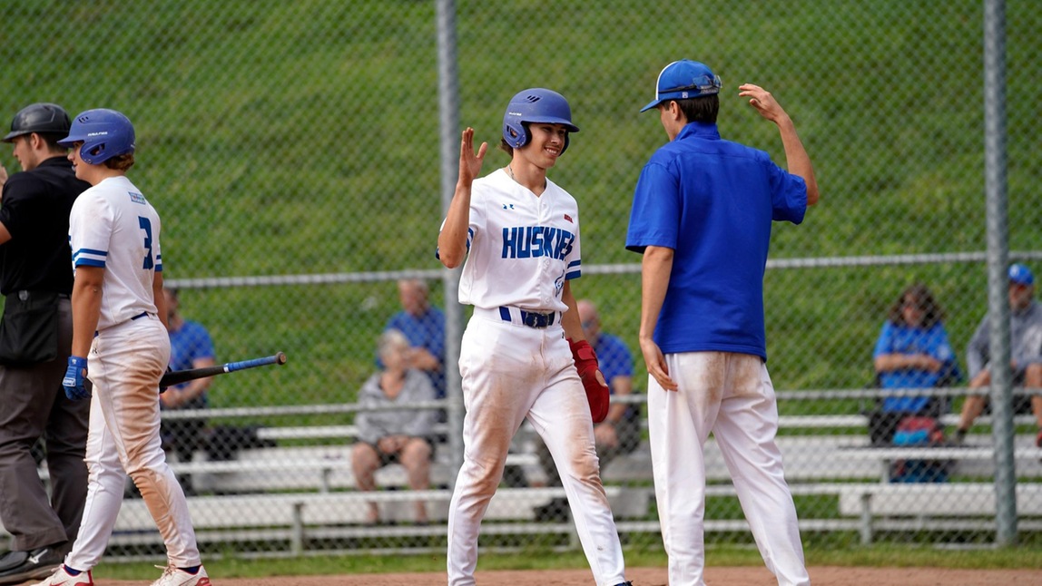 HUSKIES SWEEP SAULT
