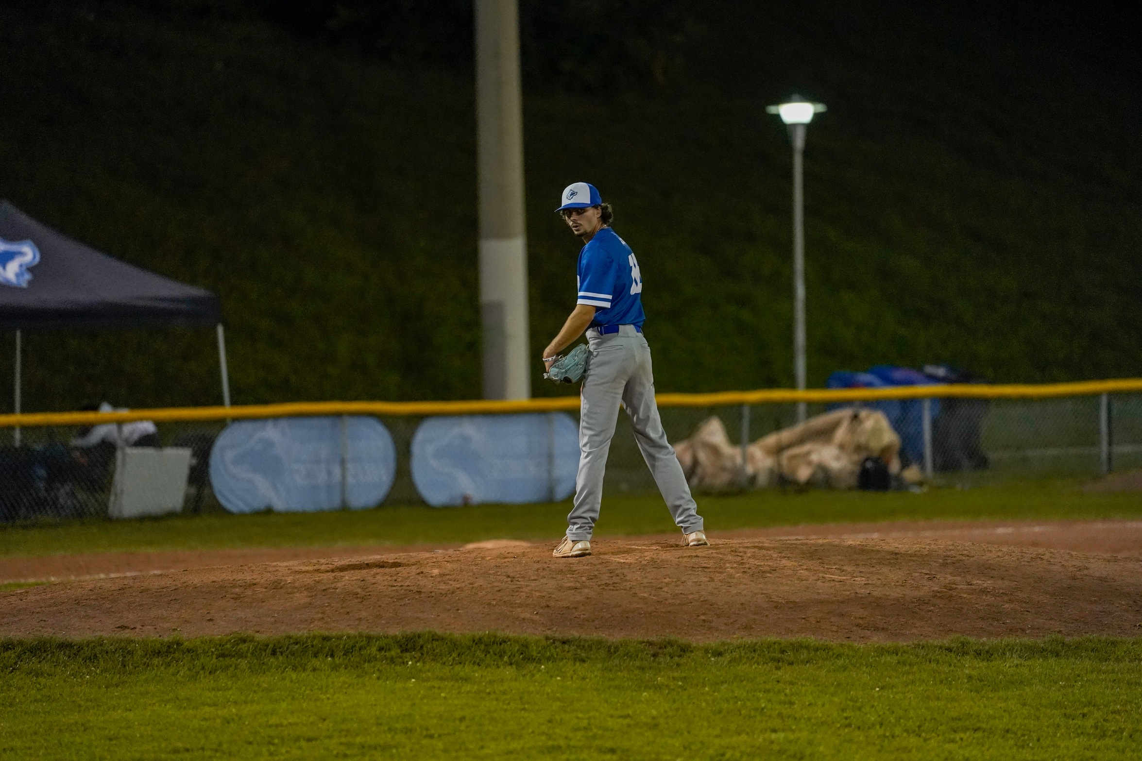 HUSKIES FALL SHORT AGAINST HUMBER