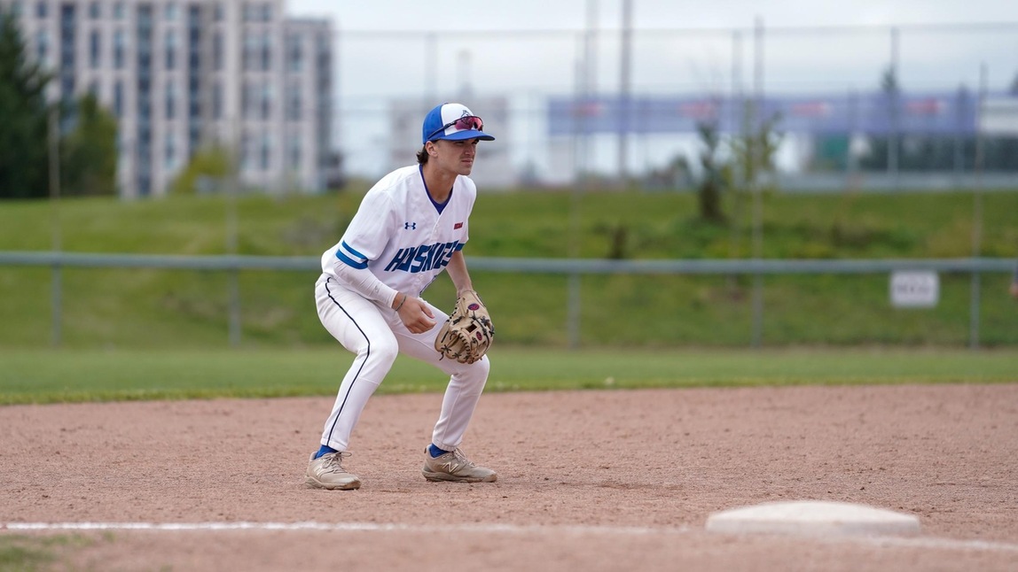 HUSKIES DROP DOUBLEHEADER TO ST. CLAIR