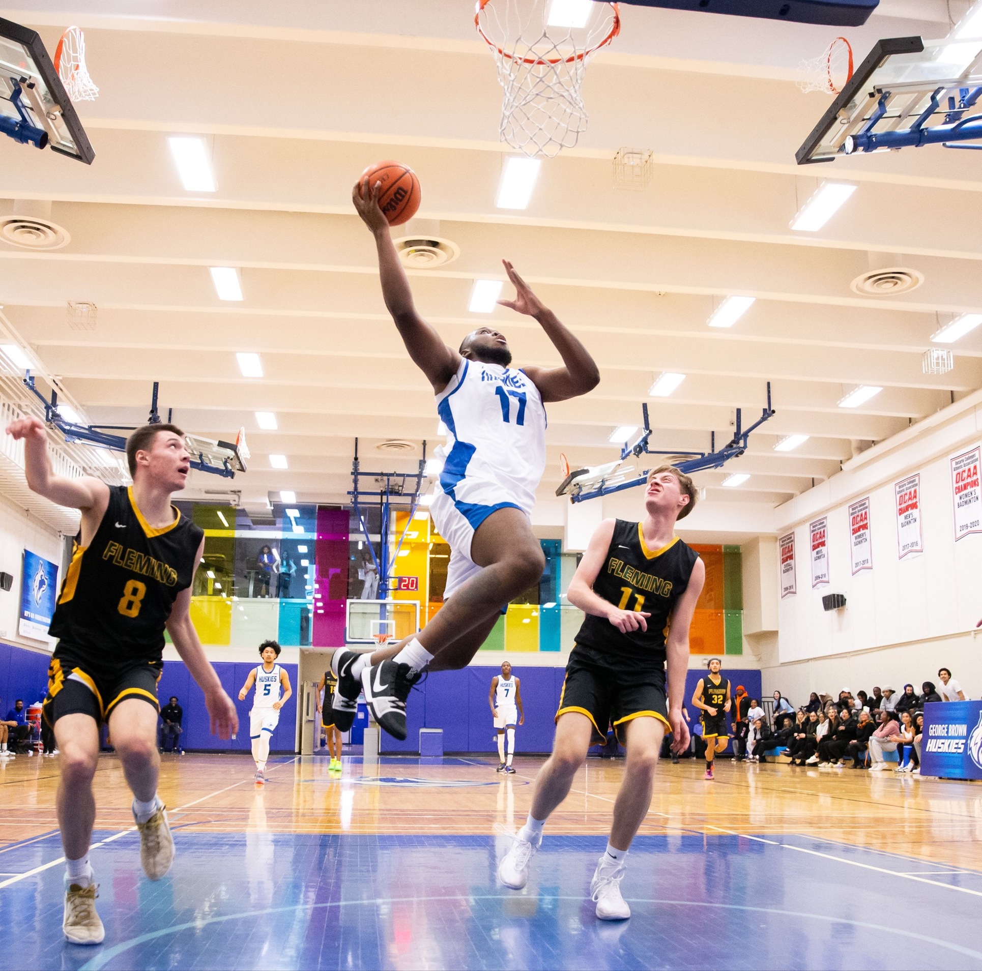 HUSKIES MEN&rsquo;S BASKETBALL EXTEND WIN STREAK TO TEN