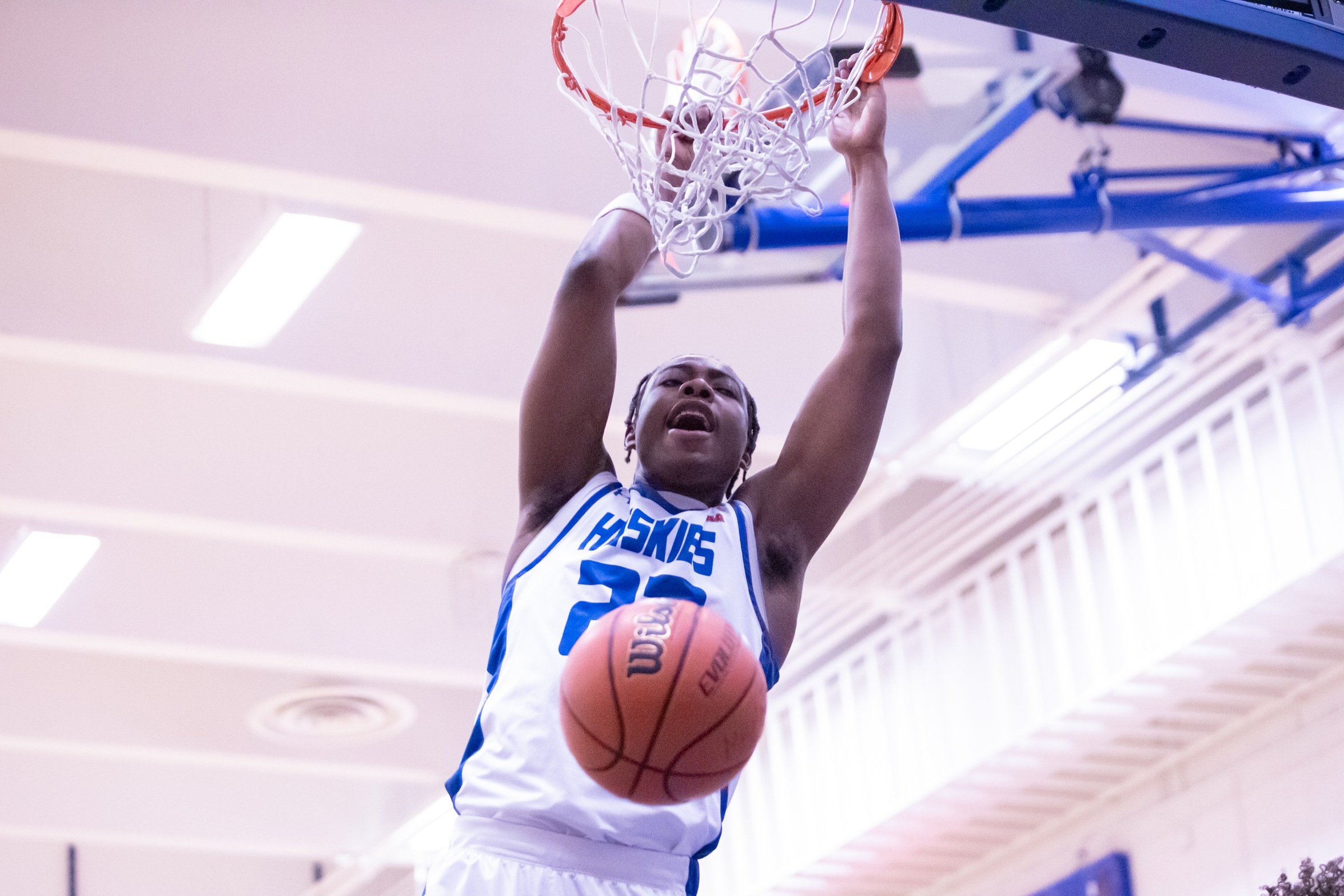 HUSKIES OFF TO FINAL FOUR