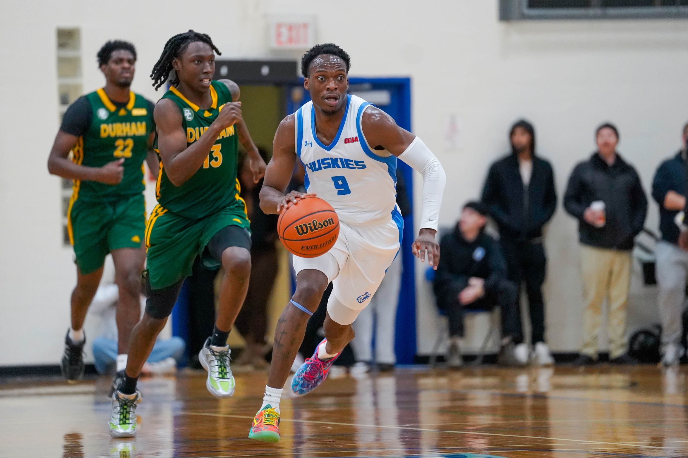 HUSKIES DROP SEASON FINALE