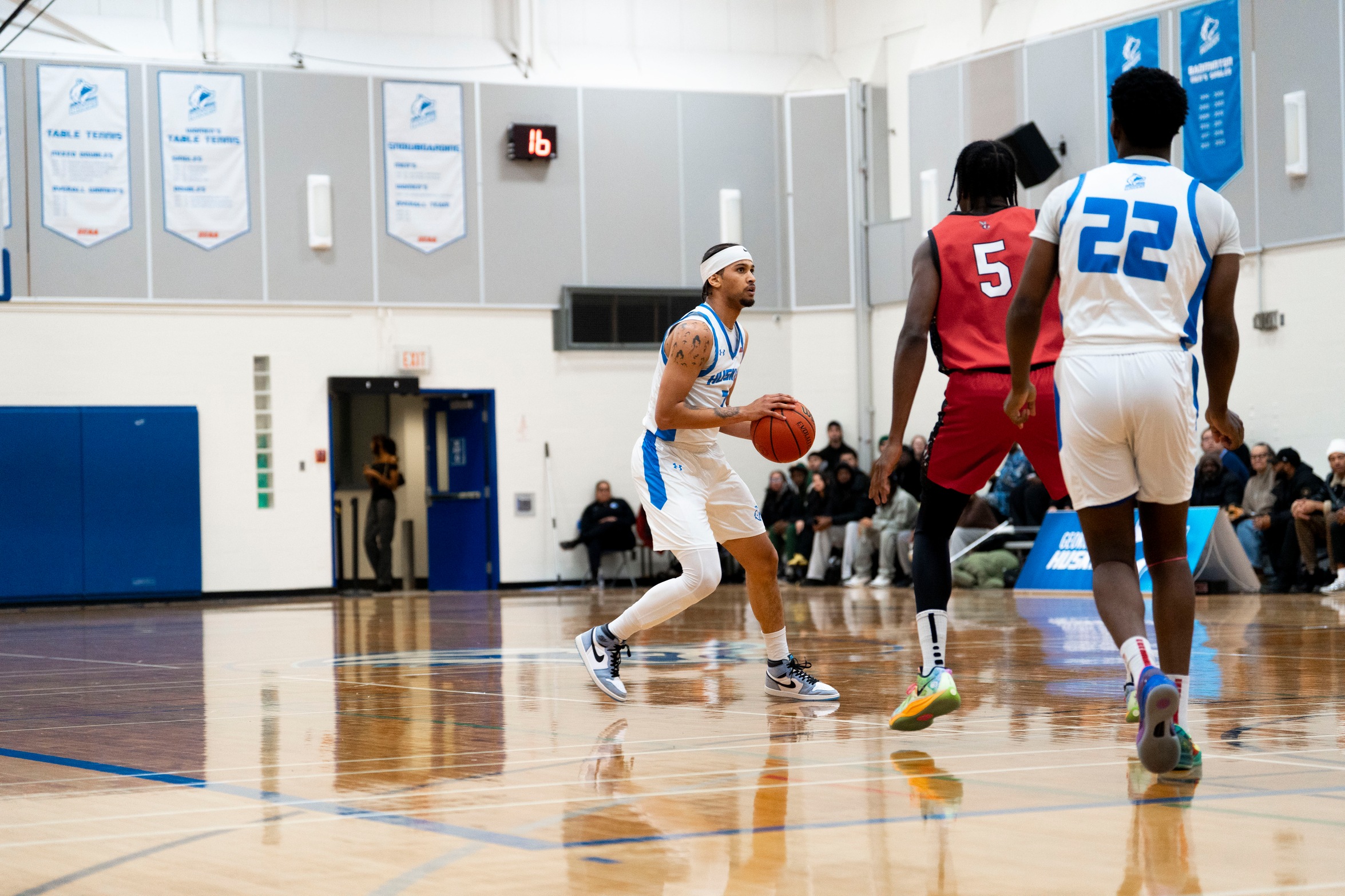 HUSKIES FALL TO SENECA