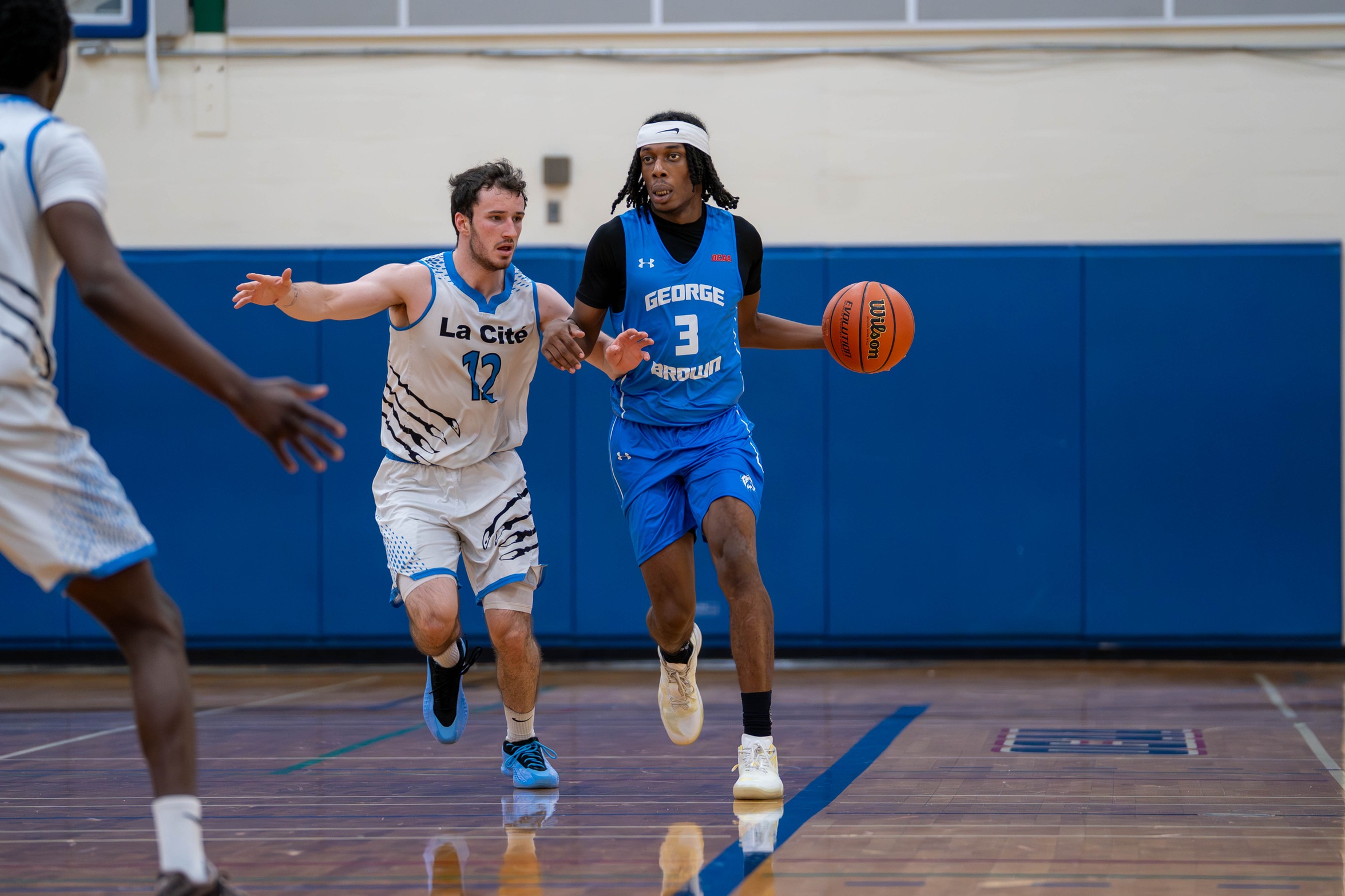 HUSKIES DROP DECISION TO LA CIT&Eacute;