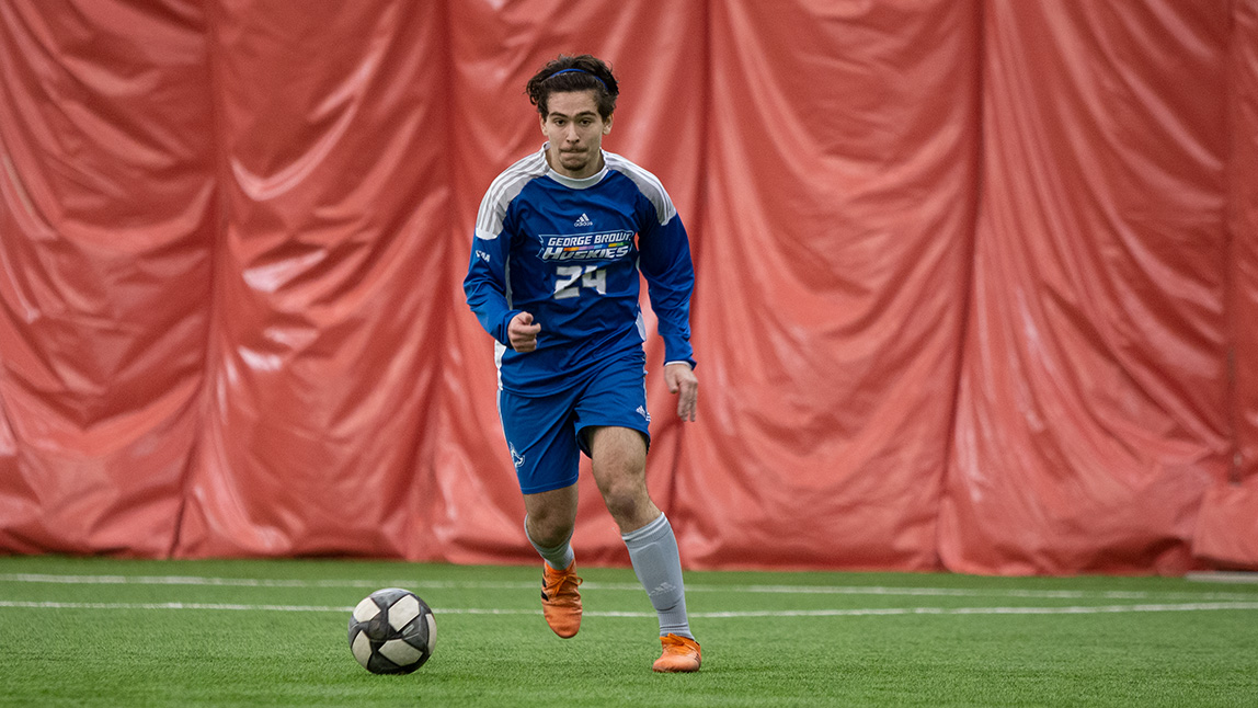 HUSKIES ADVANCE TO PROVINCIALS