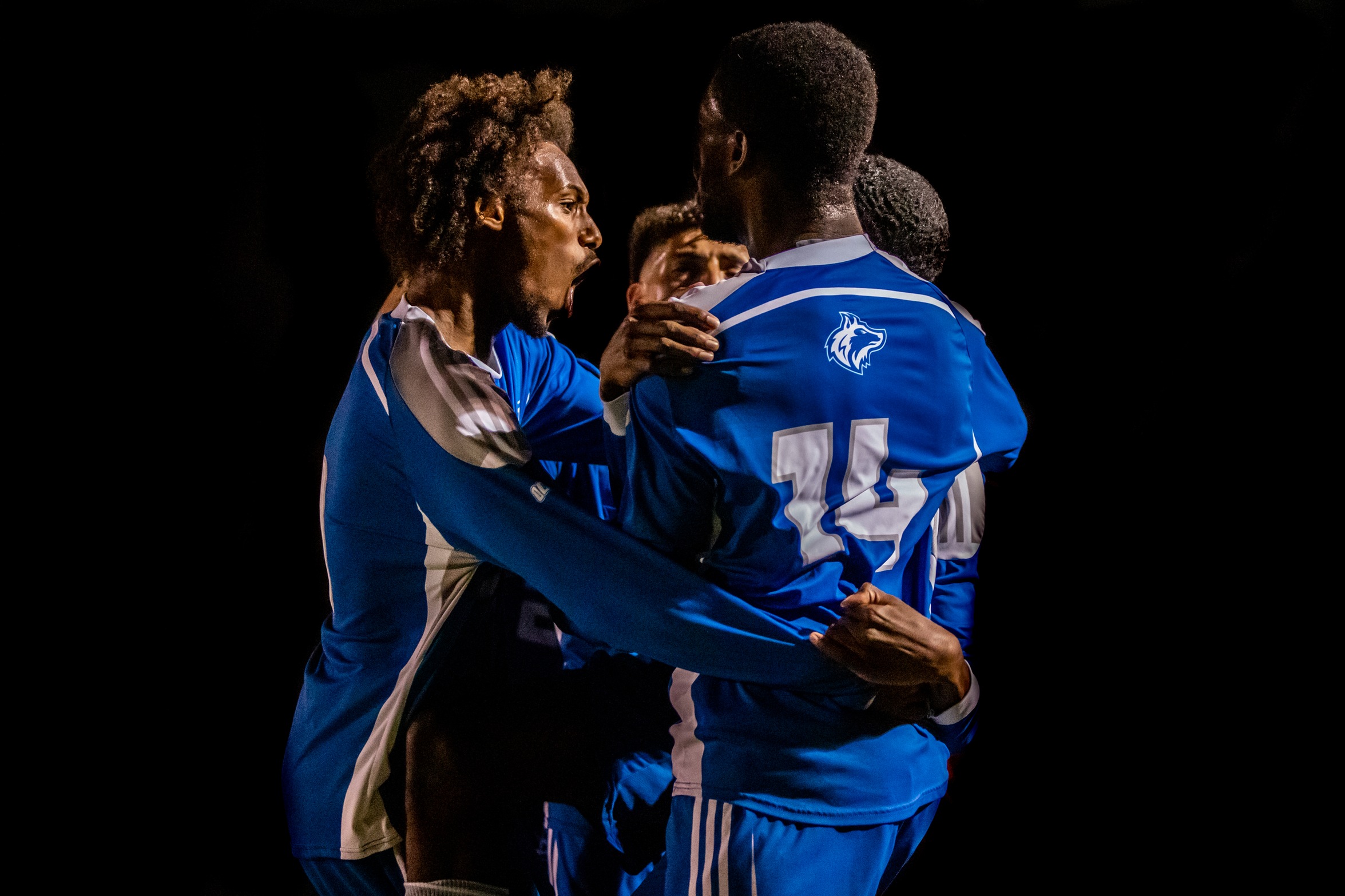 HUSKIES OFF TO QUARTERFINALS
