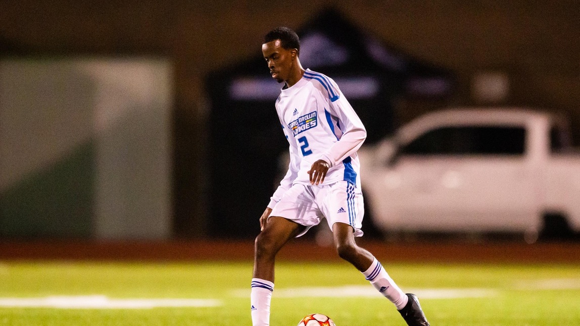 HUSKIES DROP CLOSE GAME TO STING