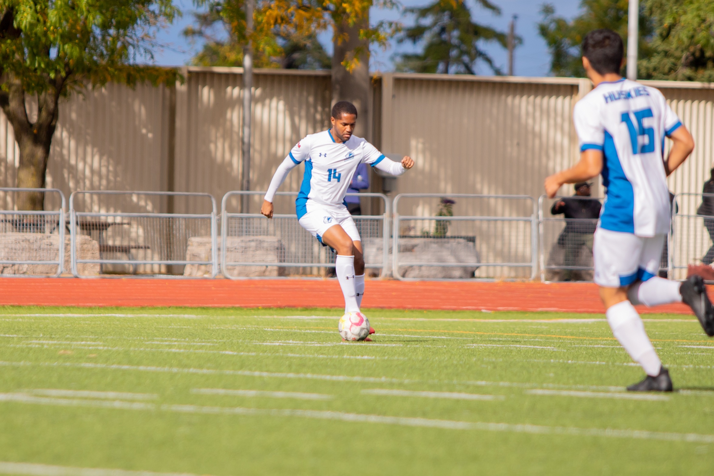 HUSKIES ADVANCE TO QUARTER-FINALS