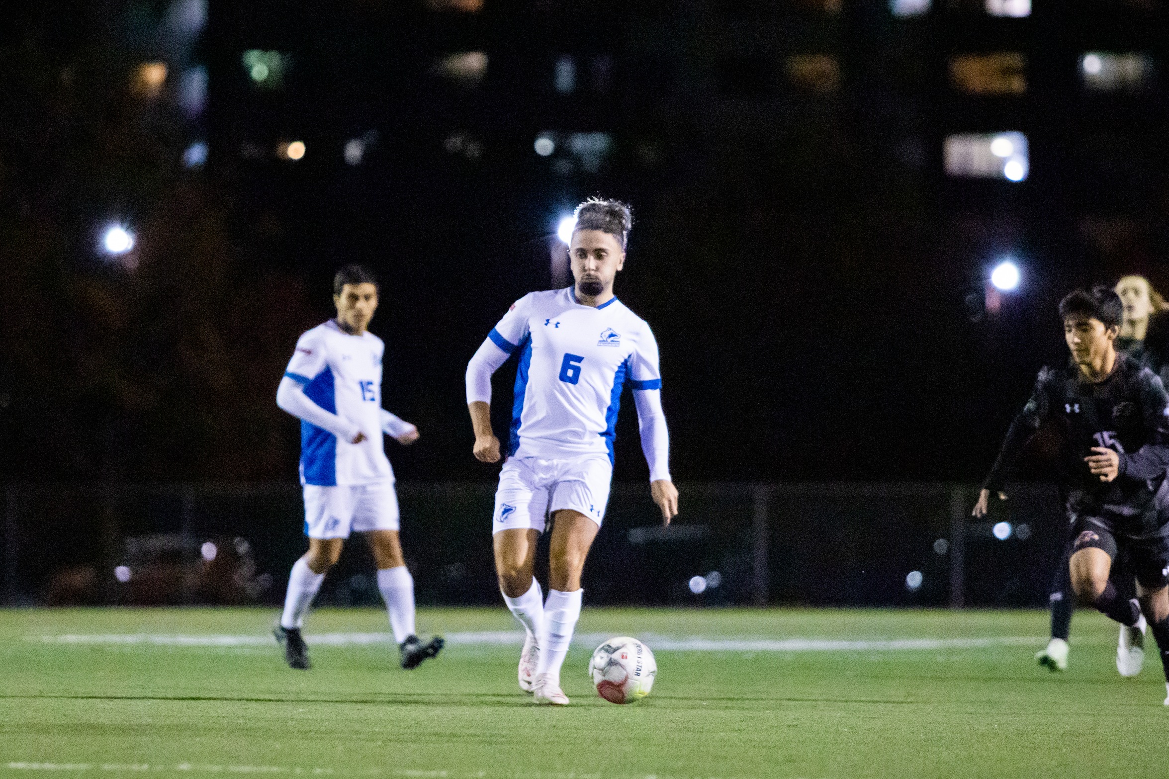 HUSKIES WINNING STREAK HITS SEVEN