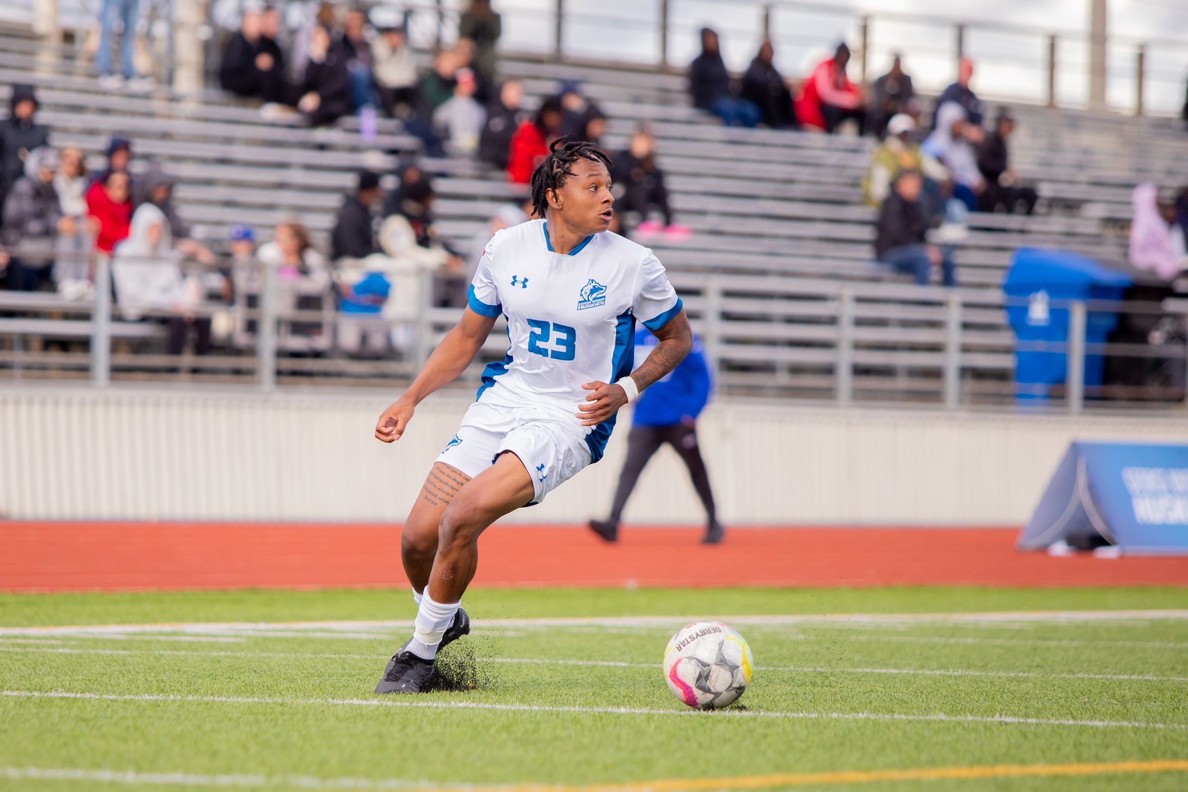 HUSKIES PUSH WINNING STREAK TO SIX