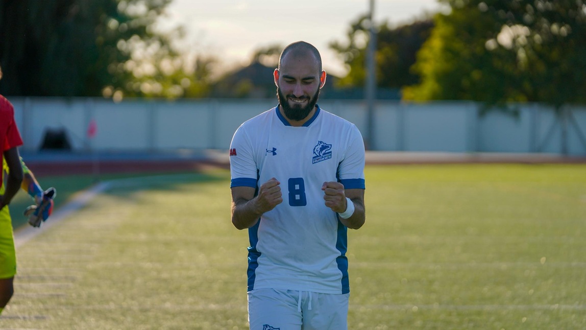 HUSKIES CLINCH HOME PLAYOFF MATCH
