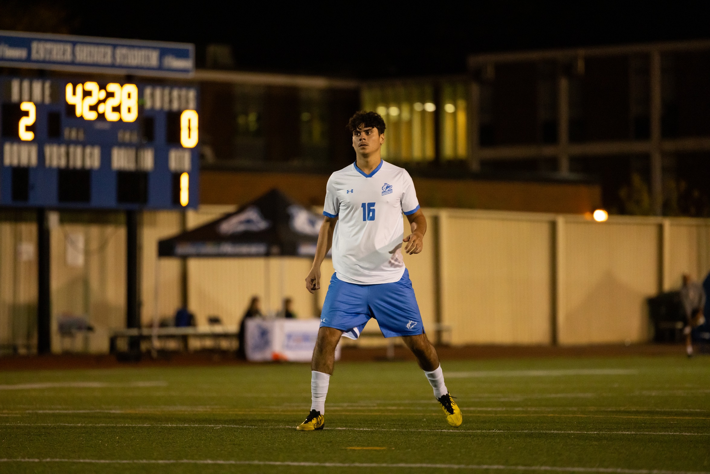 HUSKIES DROP CLOSE ONE TO DURHAM