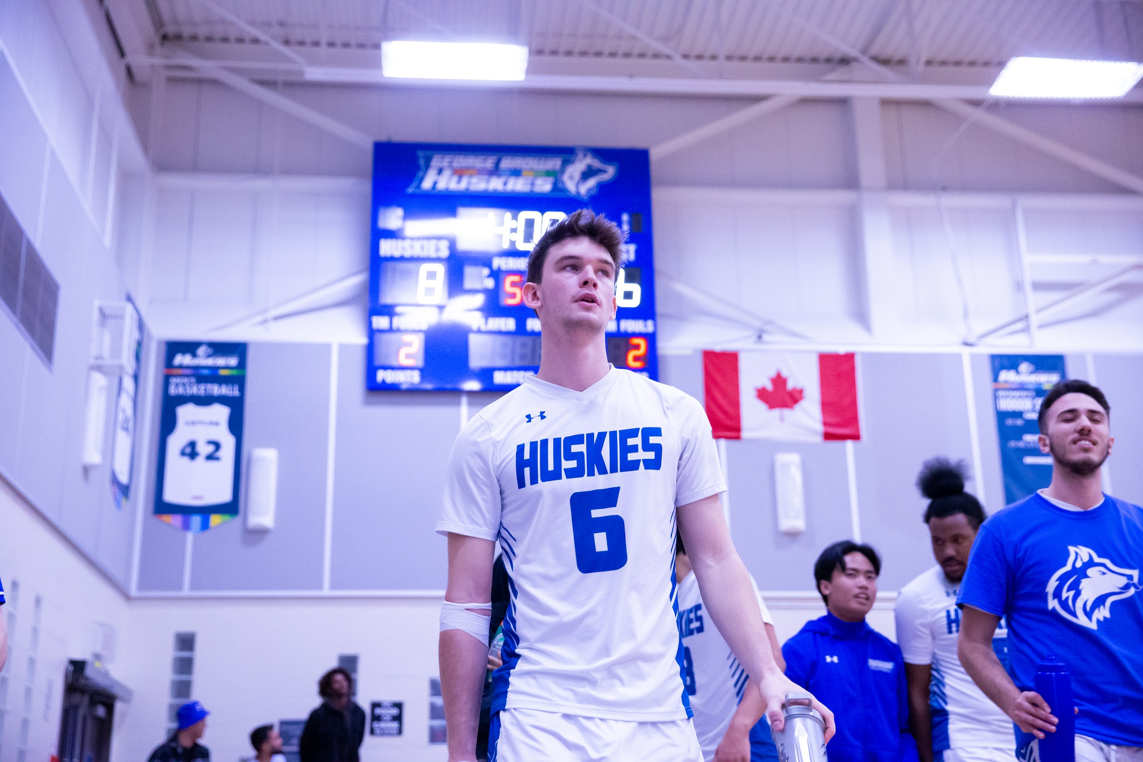 HUSKIES BEAT LA CITE