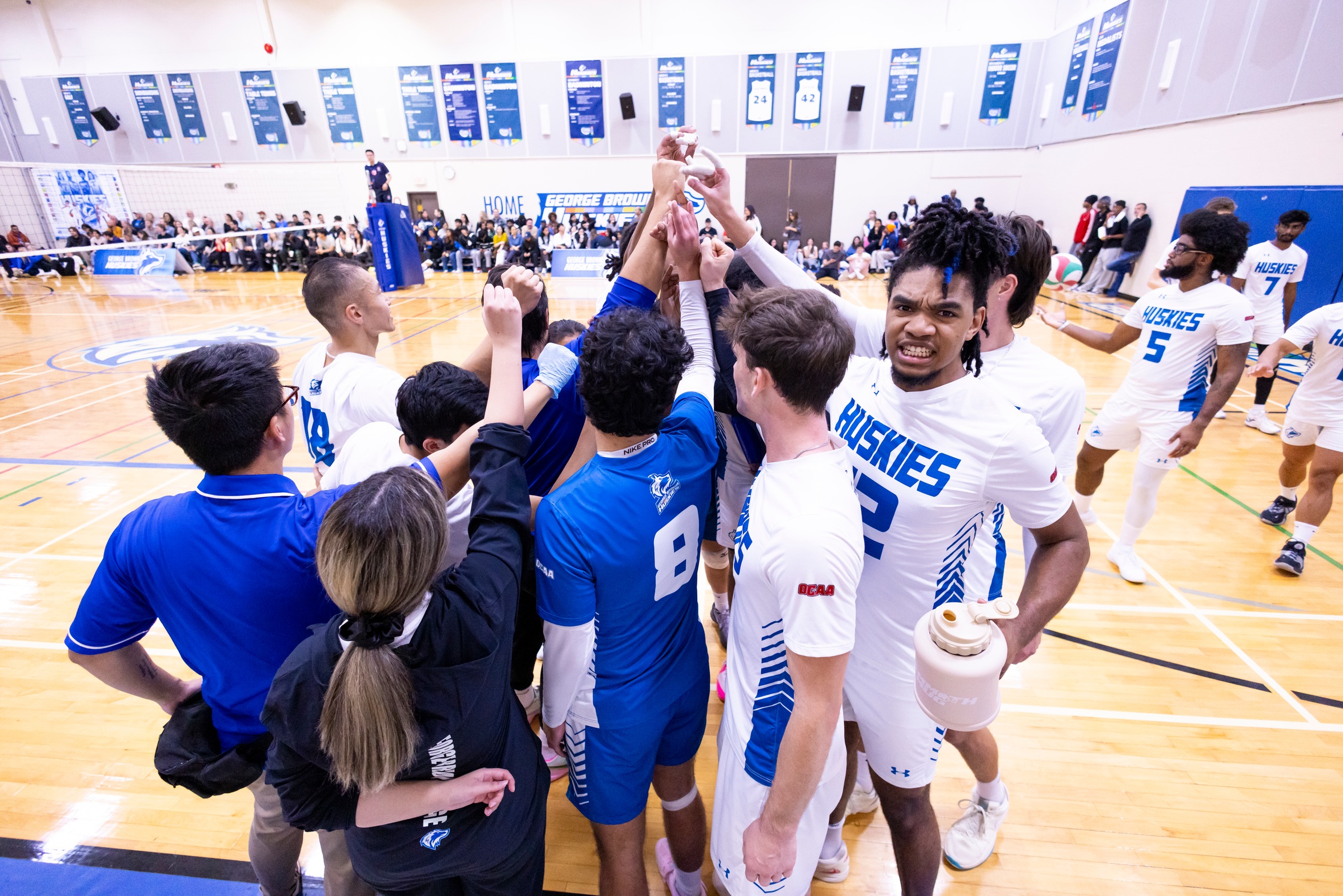 HUSKIES EXTEND WINNING STREAK TO FOUR