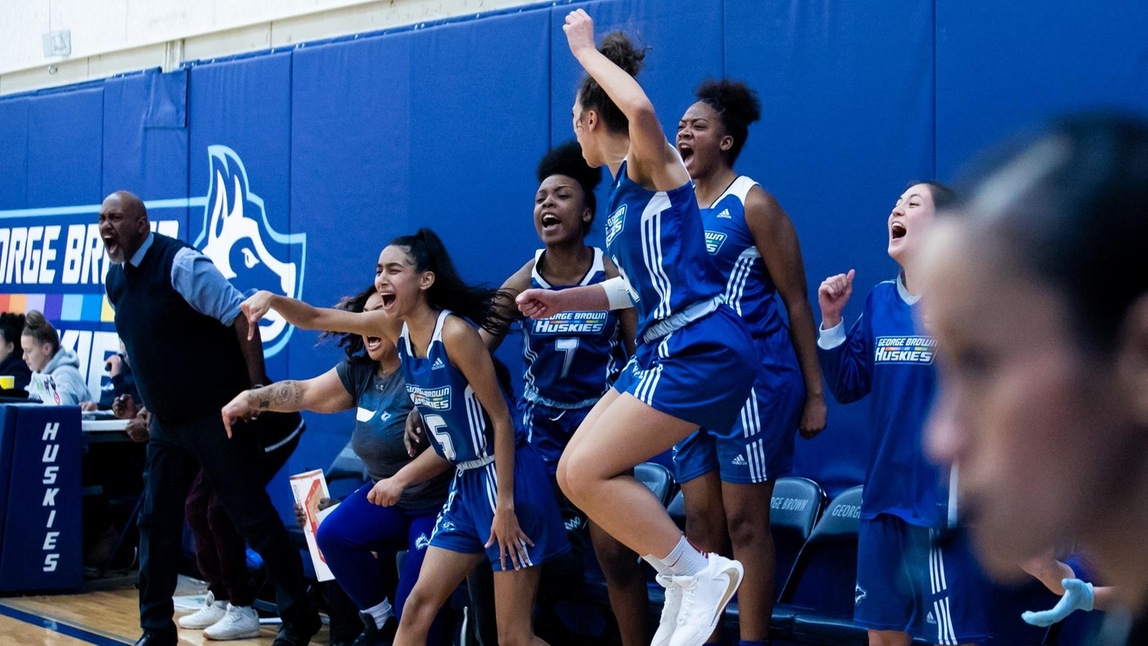 HUSKIES DROP QUARTER-FINAL GAME TO ST.CLAIR