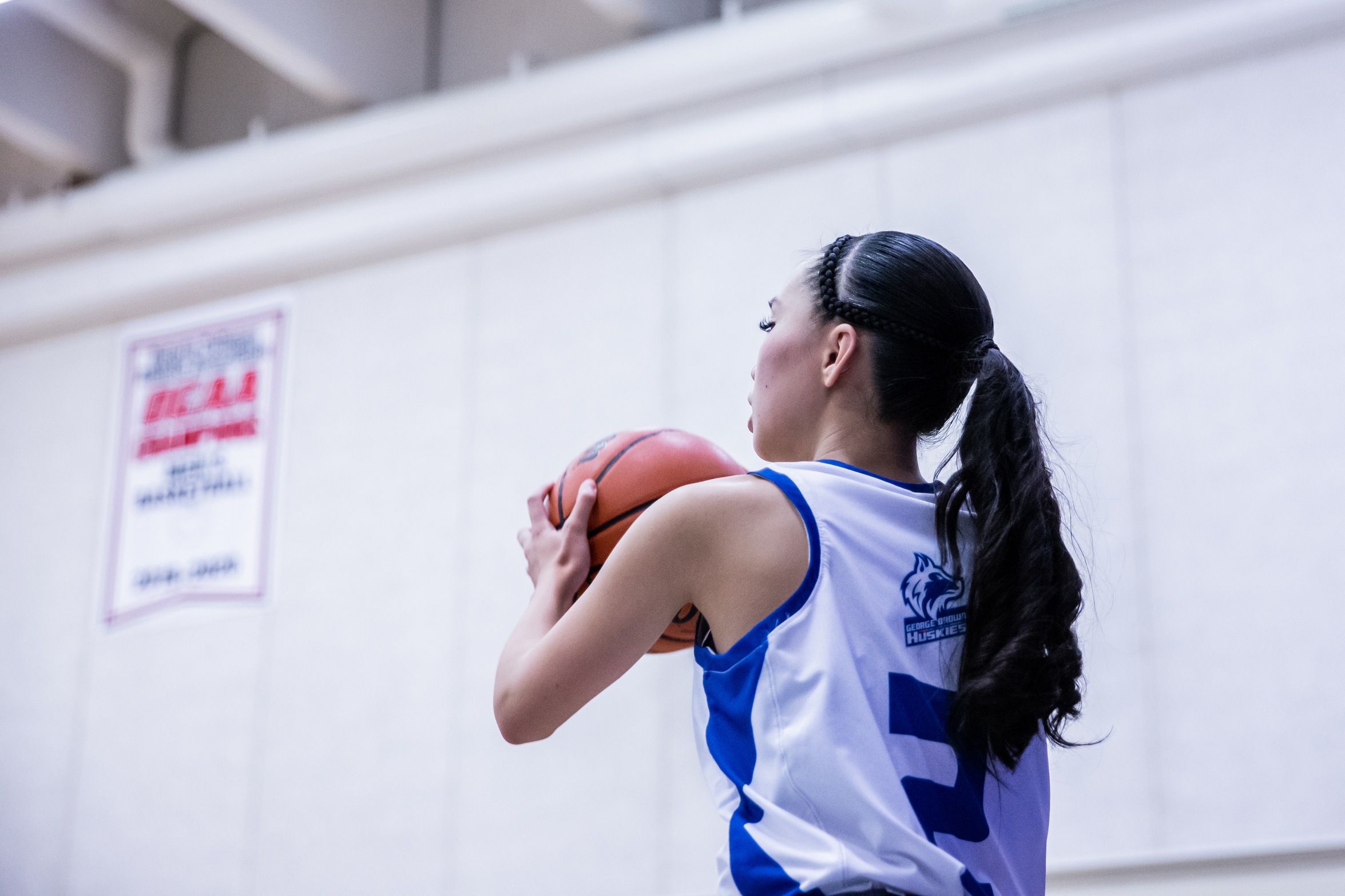 HUSKIES WOMEN'S BASKETBALL FALL TO DURHAM