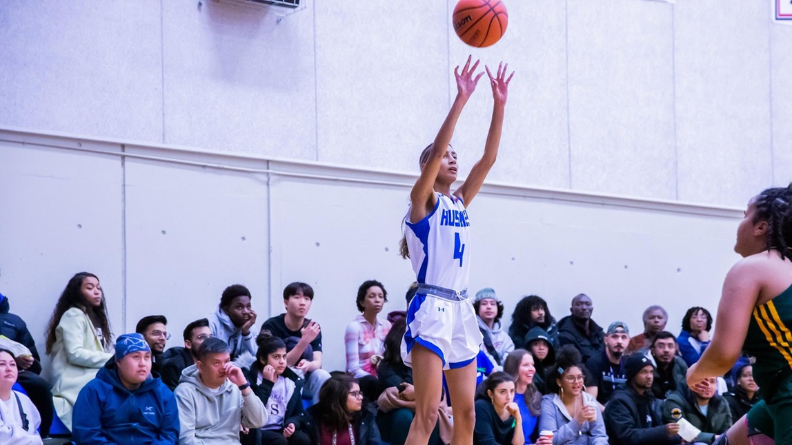 HUSKIES TAKE DOWN THE STING
