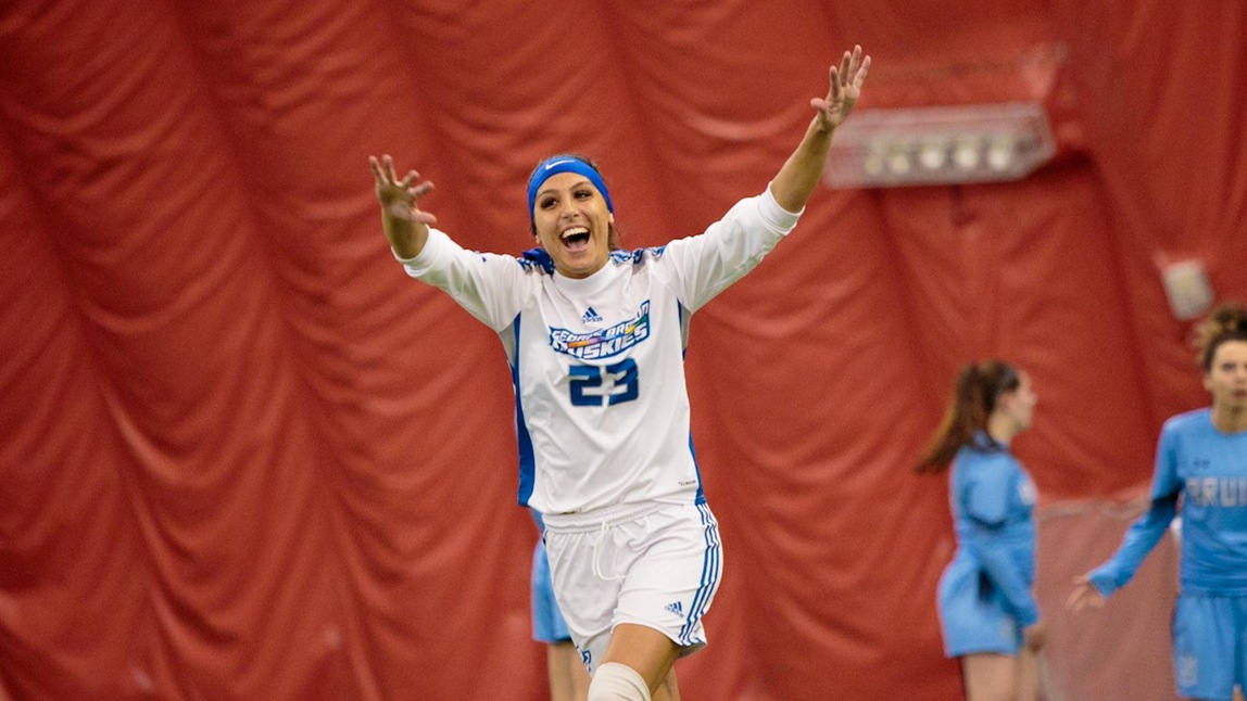 HUSKIES BOOK TICKET TO PROVINCIALS