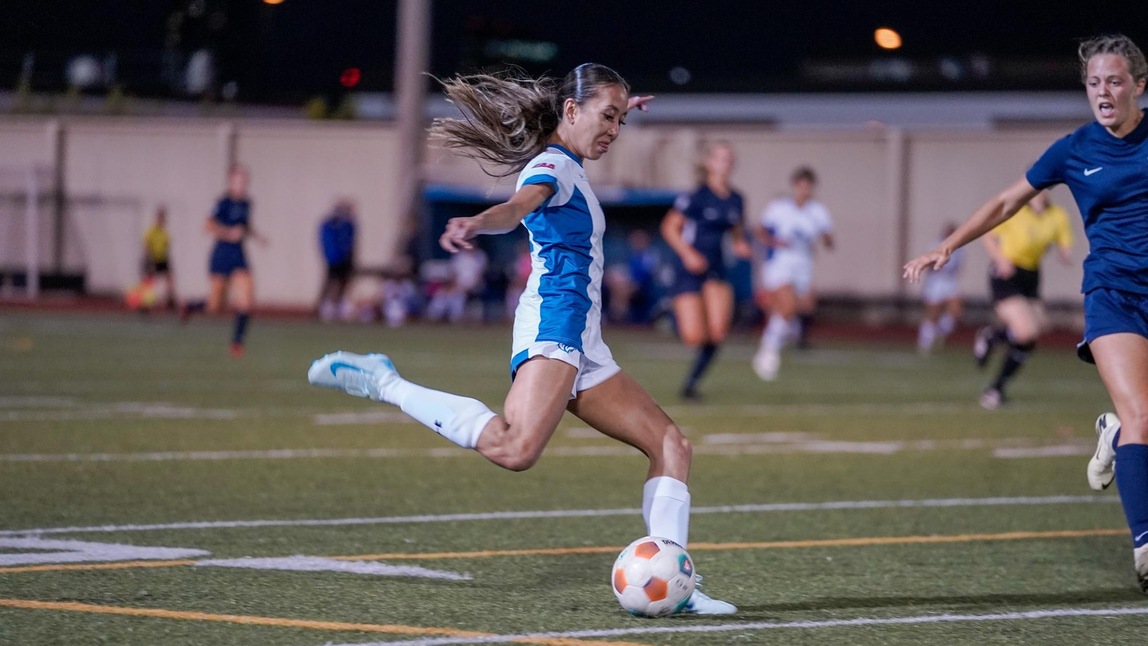 HUSKIES WIN SEASON OPENER