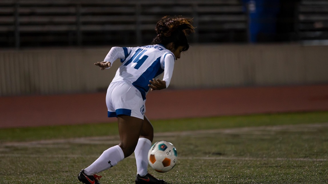HUSKIES FALL TO NO. 3 CENTENNIAL