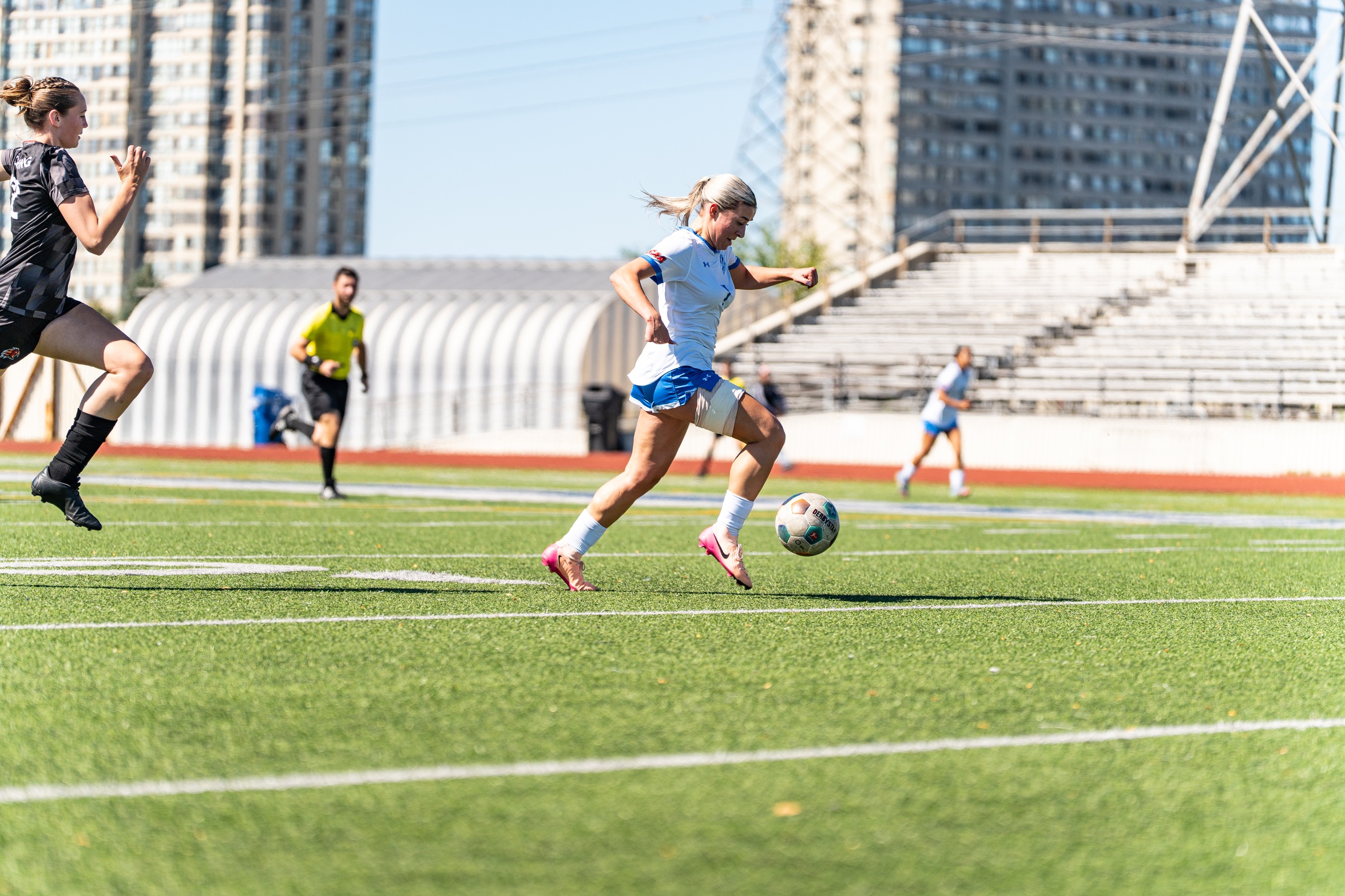 HUSKIES EDGED OUT BY LANCERS