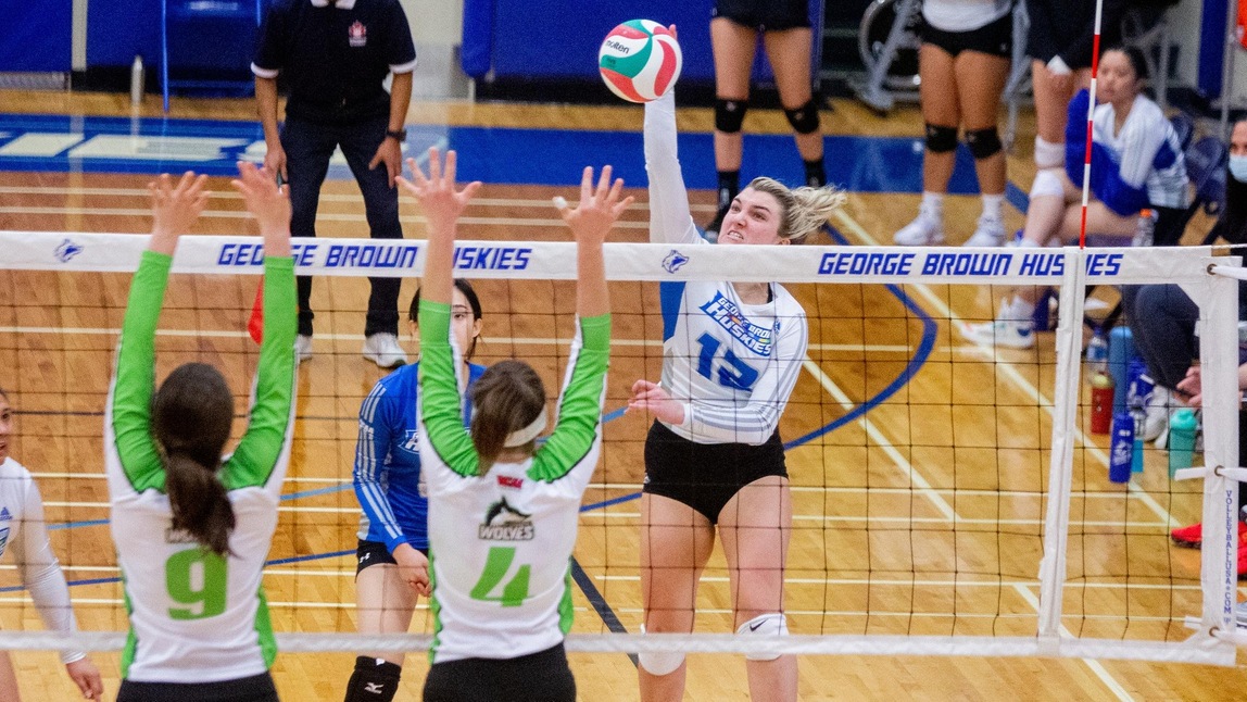 HUSKIES DROP CLOSE MATCH TO WOLVES