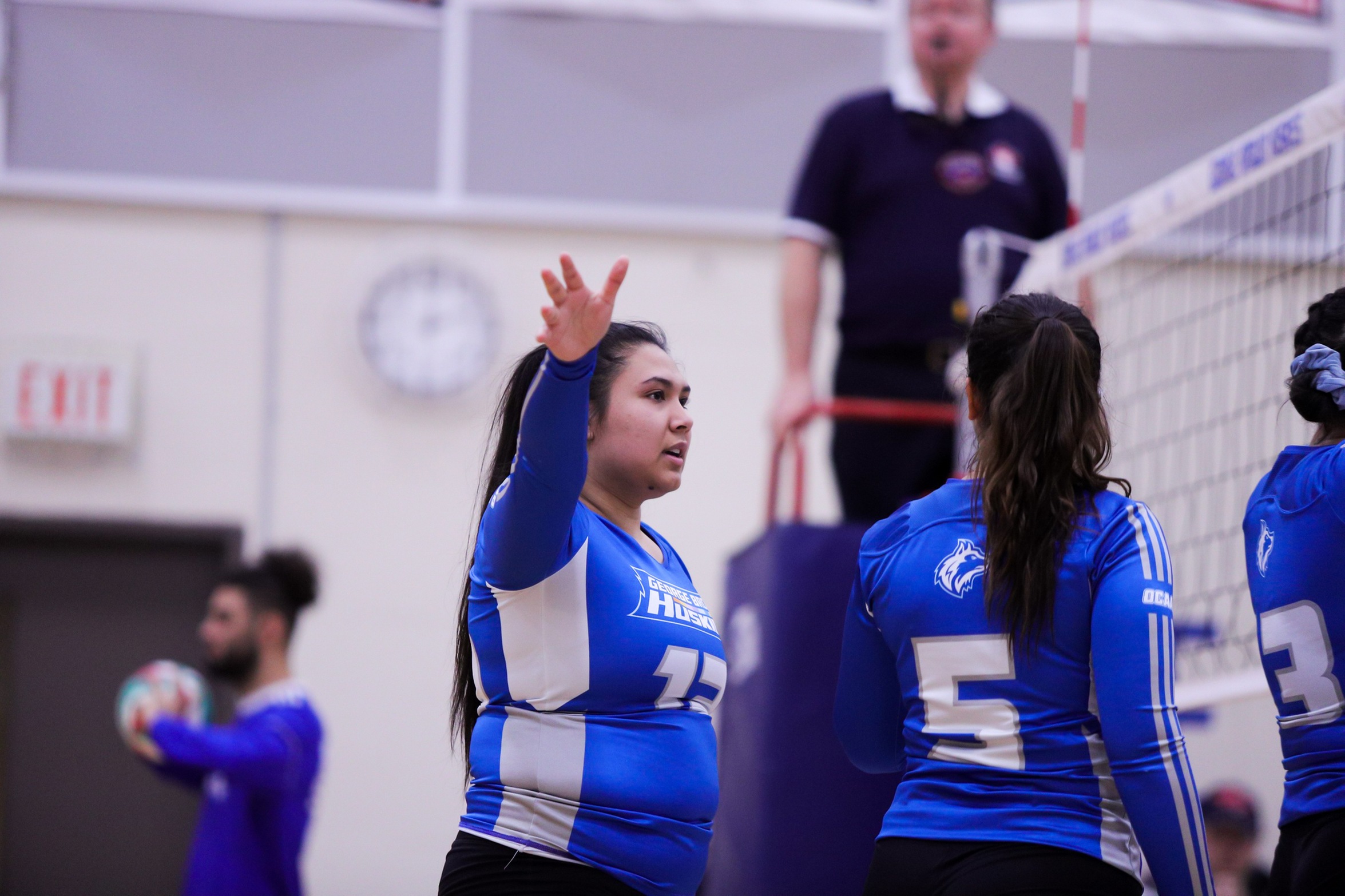 HUSKIES COMBACK FALLS JUST SHORT
