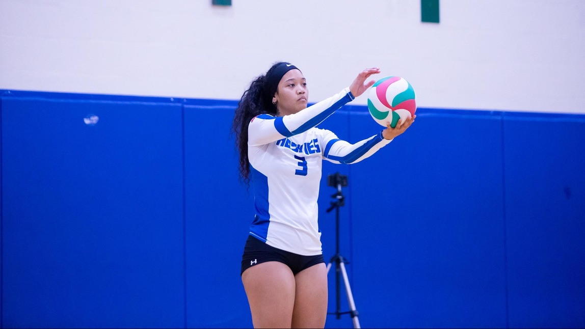 HUSKIES DROP SEASON OPENER