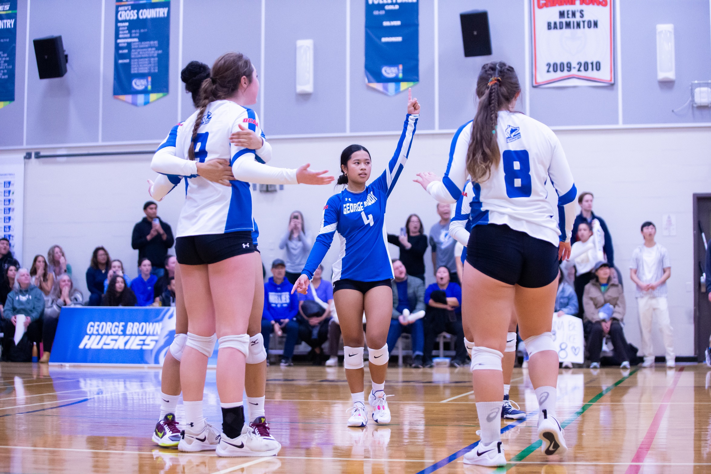 HUSKIES BOUNCE FLEMING