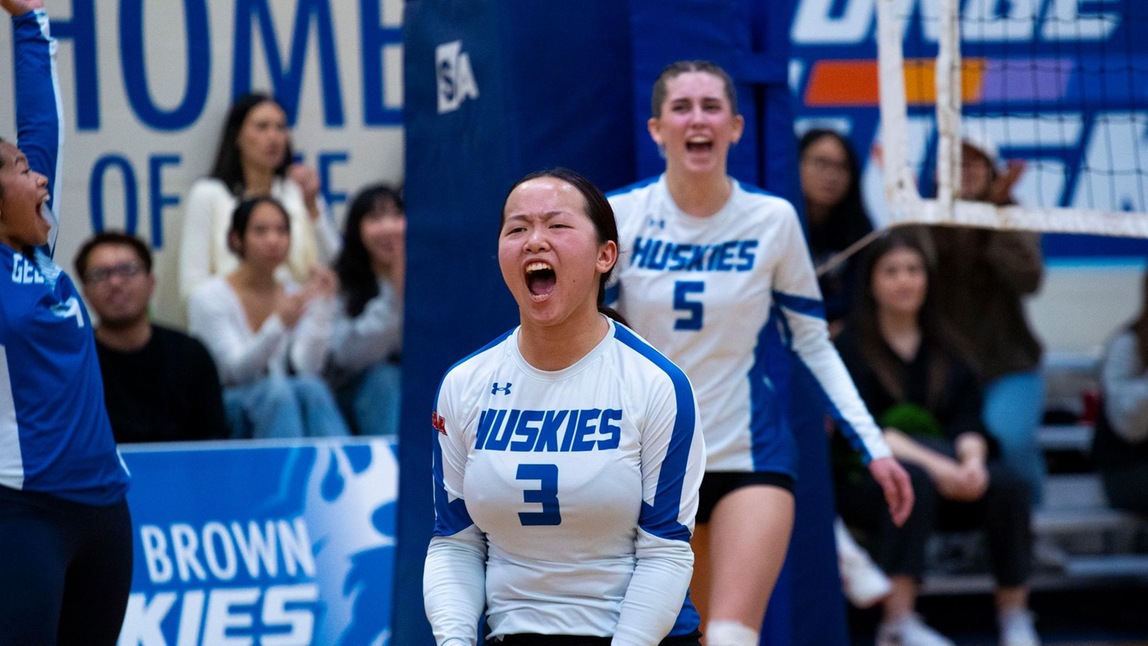 HUSKIES BOUNCE CENTENNIAL