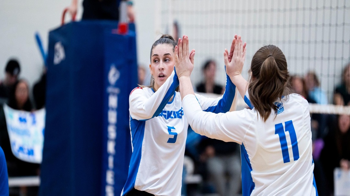 HUSKIES SWEEP FLEMING